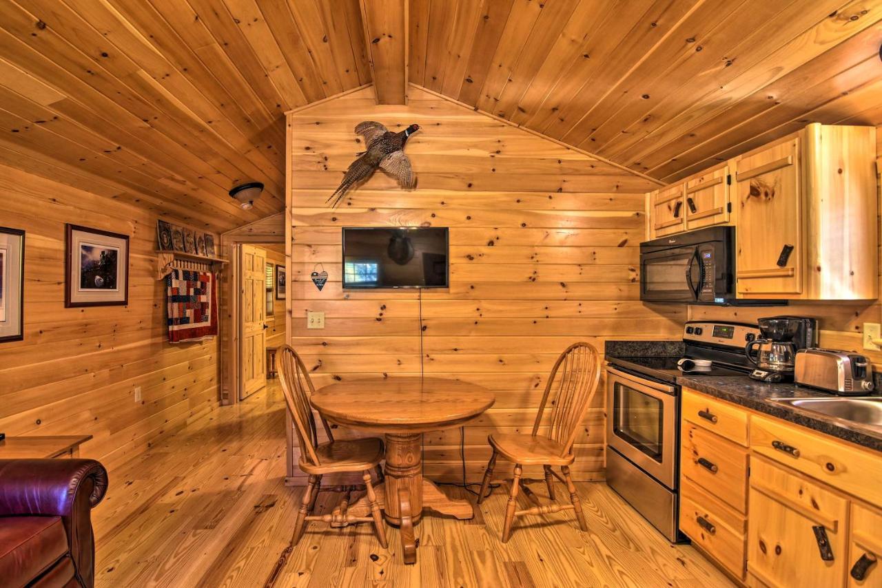 Pet-Friendly Cabin With Fire Pit And River Access! Parsons Ngoại thất bức ảnh